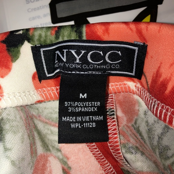 Floral body-con skirt -NEW! - Picture 4 of 6